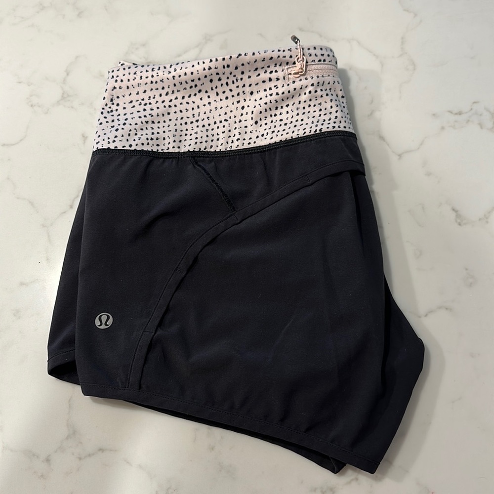 Lululemon Speed Up Mid Rise 4” Shorts